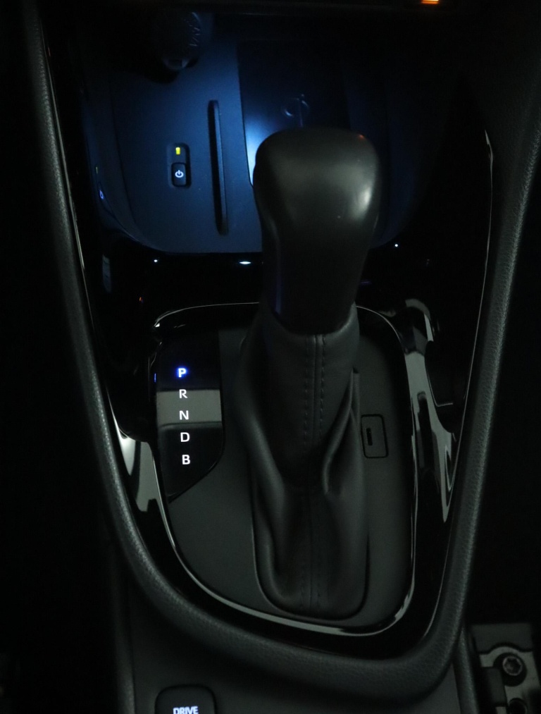 Toyota Yaris - 1.5 Hybrid Executive 27