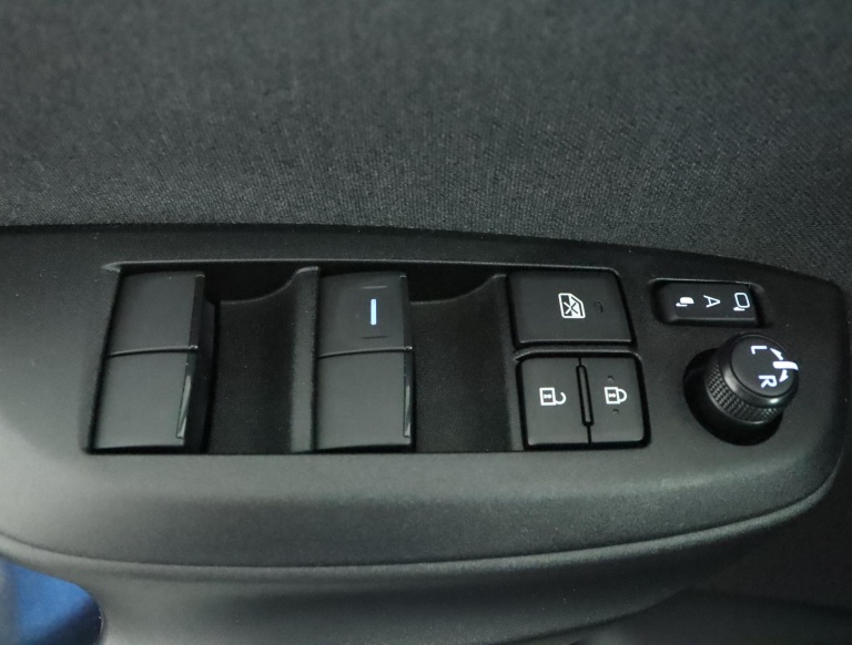 Toyota Yaris - 1.5 Hybrid Executive 29
