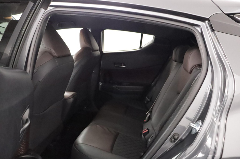 Toyota C-HR - 1.2 Executive 17