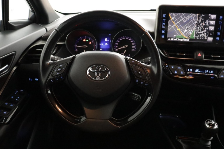 Toyota C-HR - 1.2 Executive 18