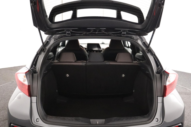 Toyota C-HR - 1.2 Executive 22