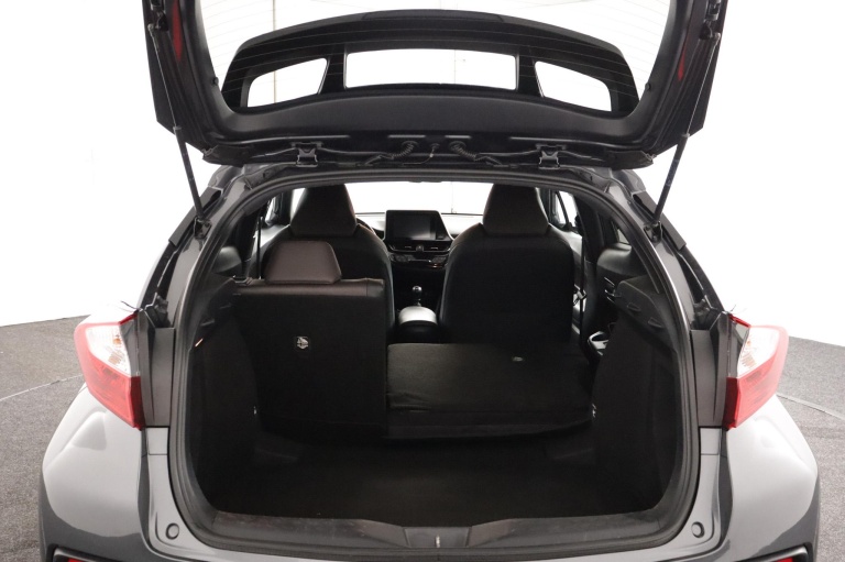 Toyota C-HR - 1.2 Executive 23
