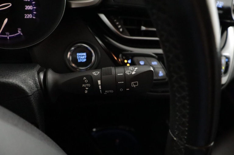 Toyota C-HR - 1.2 Executive 31