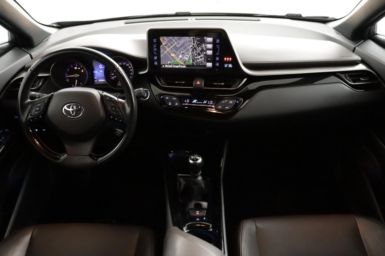 Toyota C-HR - 1.2 Executive 4