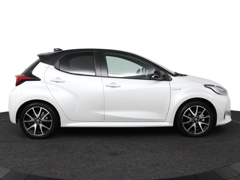 Toyota Yaris - 1.5 Hybrid Executive 13