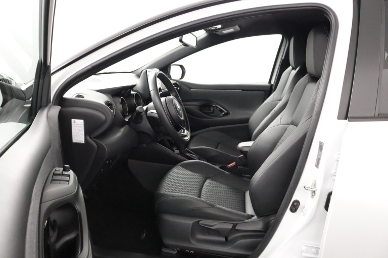 Toyota Yaris - 1.5 Hybrid Executive 17