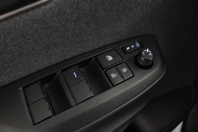 Toyota Yaris - 1.5 Hybrid Executive 27