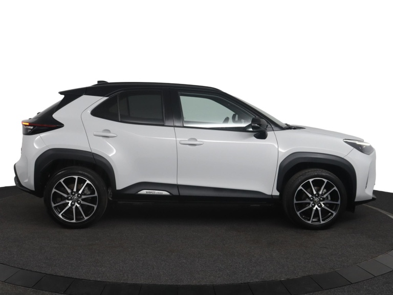 Toyota Yaris Cross - 1.5 Hybrid GR Sport 13
