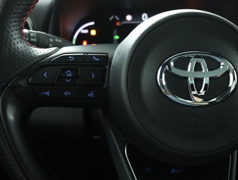Toyota Yaris Cross - 1.5 Hybrid GR Sport 19