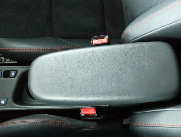 Toyota Yaris Cross - 1.5 Hybrid GR Sport 68