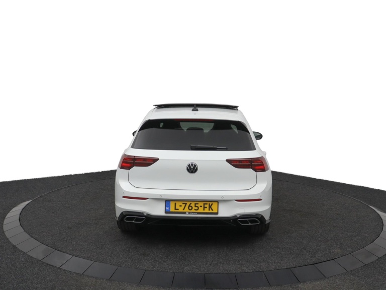 Volkswagen Golf - 1.5 eTSI R-Line Business 8