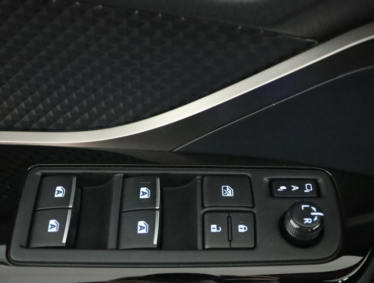 Toyota C-HR - 1.8 Hybrid Dynamic 29