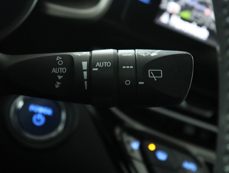 Toyota C-HR - 1.8 Hybrid Dynamic 32