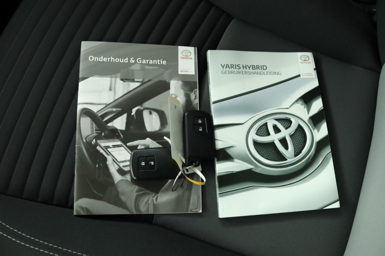 Toyota Yaris - 1.5 Hybrid Dynamic 11
