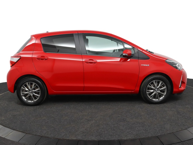 Toyota Yaris - 1.5 Hybrid Dynamic 13