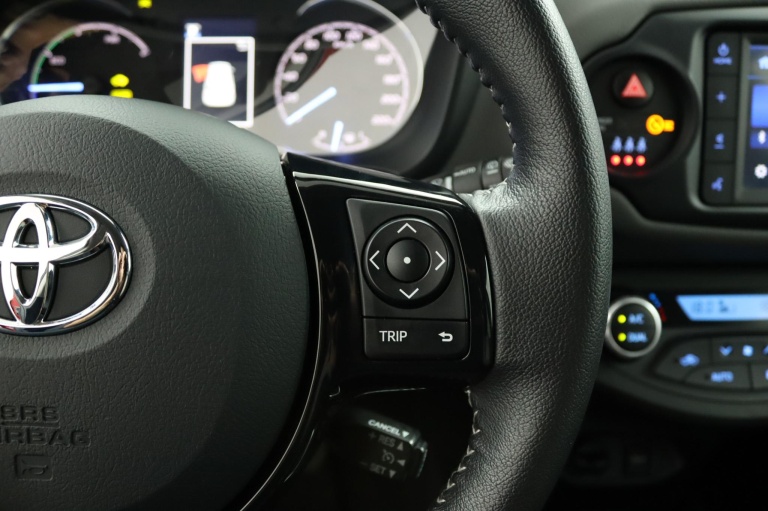 Toyota Yaris - 1.5 Hybrid Dynamic 21