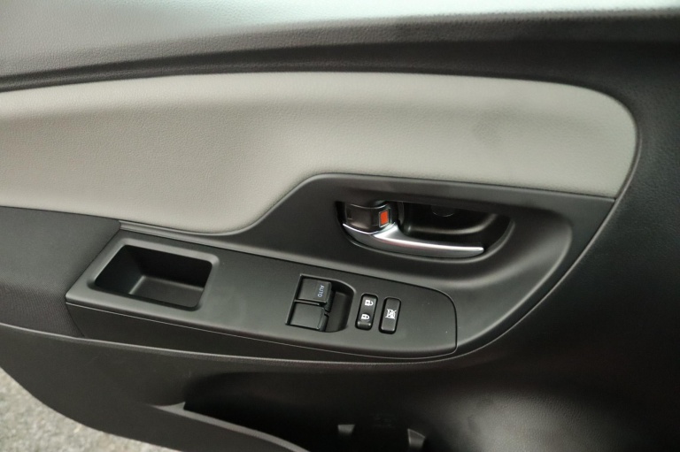 Toyota Yaris - 1.5 Hybrid Dynamic 28