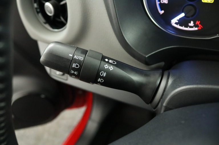Toyota Yaris - 1.5 Hybrid Dynamic 31