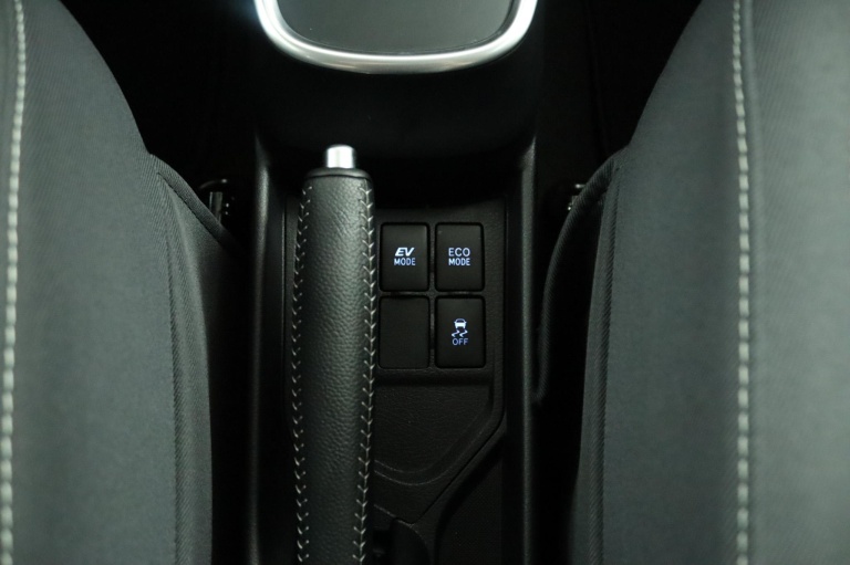 Toyota Yaris - 1.5 Hybrid Dynamic 48
