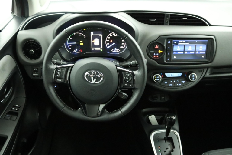 Toyota Yaris - 1.5 Hybrid Dynamic 49