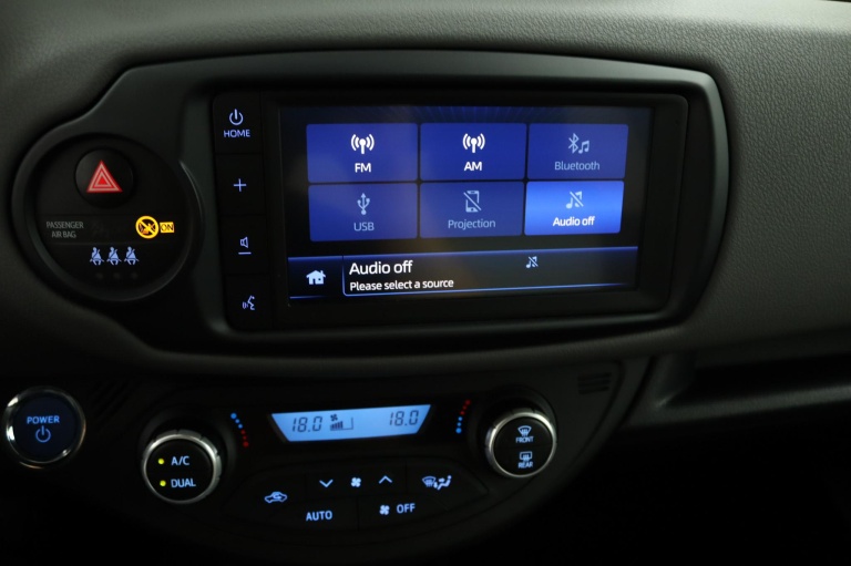 Toyota Yaris - 1.5 Hybrid Dynamic 8