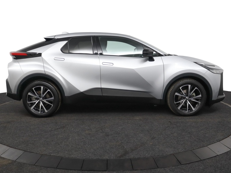 Toyota C-HR - 1.8 Hybrid 140 Dynamic 12