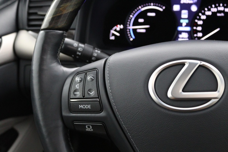Lexus LS - LS 600h President Line 19