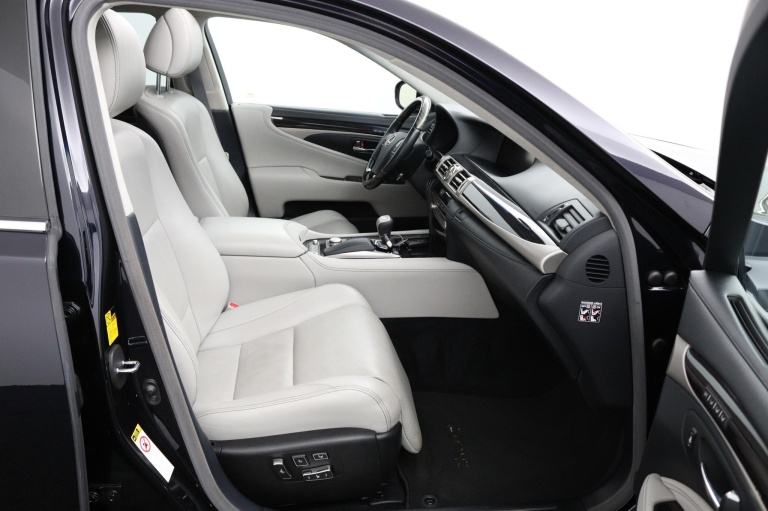 Lexus LS - LS 600h President Line 22