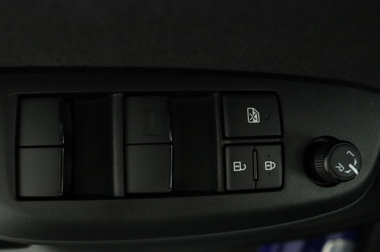 Toyota Yaris - 1.5 Hybrid 115 First Edition 28