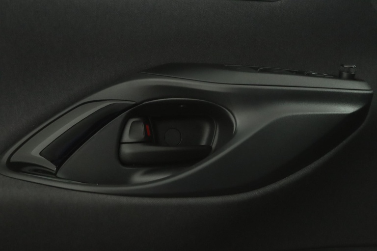 Toyota Yaris - 1.5 Hybrid 115 First Edition 29