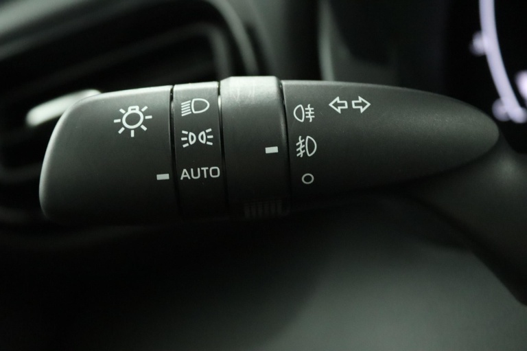 Toyota Yaris - 1.5 Hybrid 115 First Edition 31