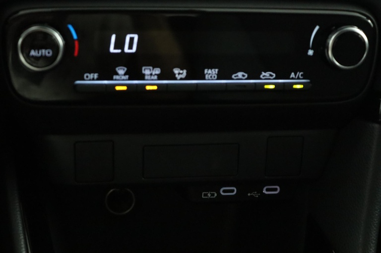 Toyota Yaris - 1.5 Hybrid 115 First Edition 7