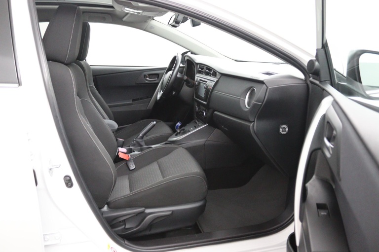 Toyota Auris Touring Sports - 1.8 Hybrid Lease 13