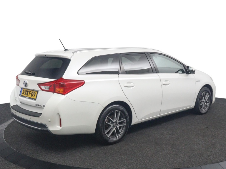 Toyota Auris Touring Sports - 1.8 Hybrid Lease 2