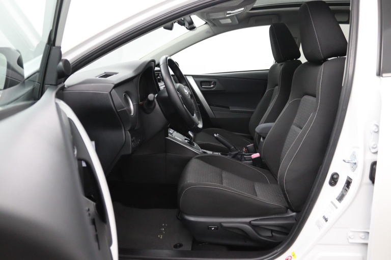 Toyota Auris Touring Sports - 1.8 Hybrid Lease 9