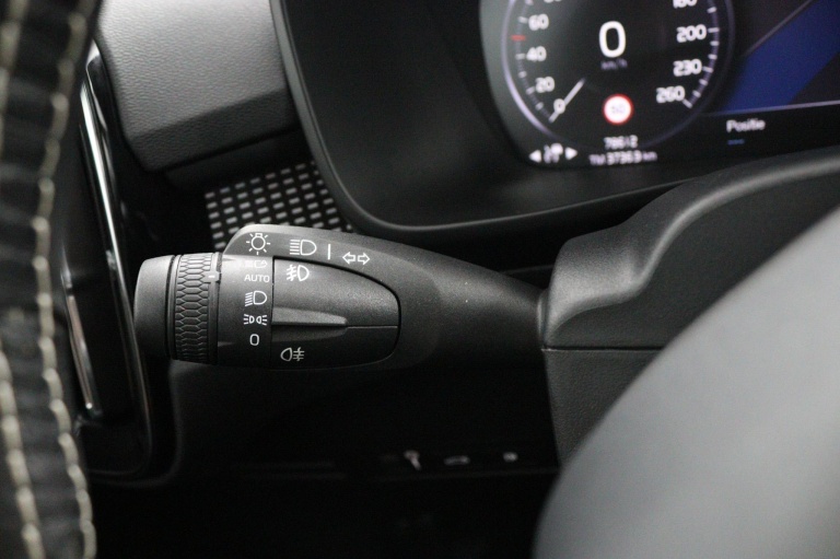 Volvo XC40 - 1.5 T5 Recharge R-Design 11