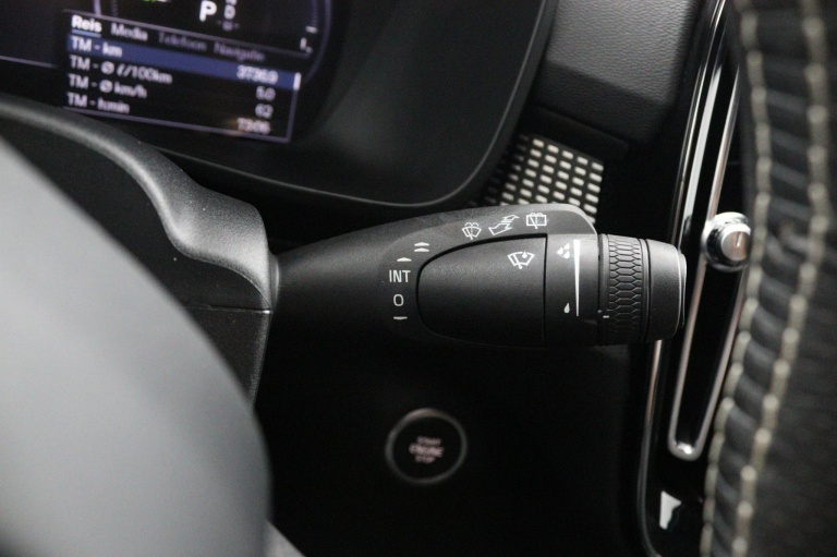 Volvo XC40 - 1.5 T5 Recharge R-Design 12