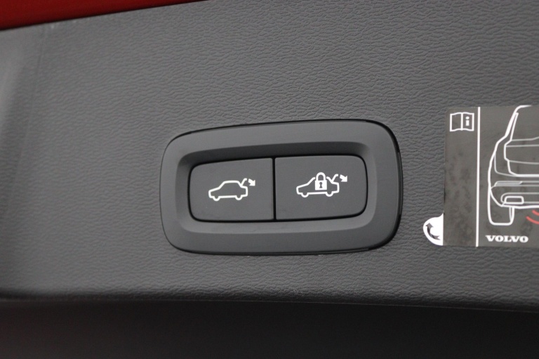 Volvo XC40 - 1.5 T5 Recharge R-Design 32