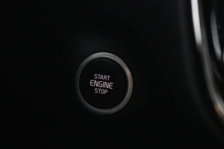 Volvo XC40 - 1.5 T5 Recharge R-Design 33