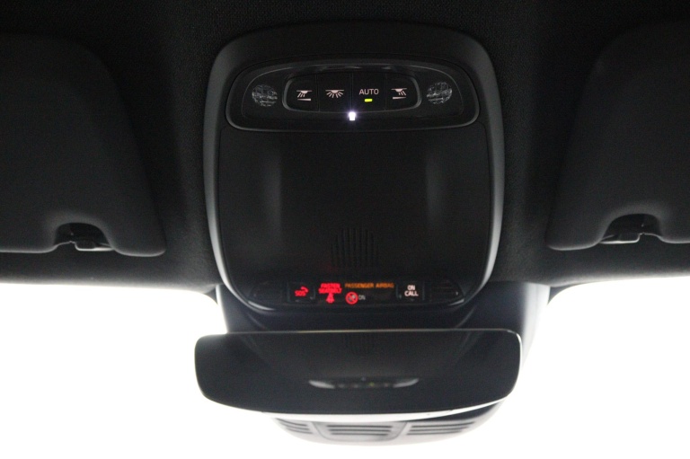 Volvo XC40 - 1.5 T5 Recharge R-Design 38