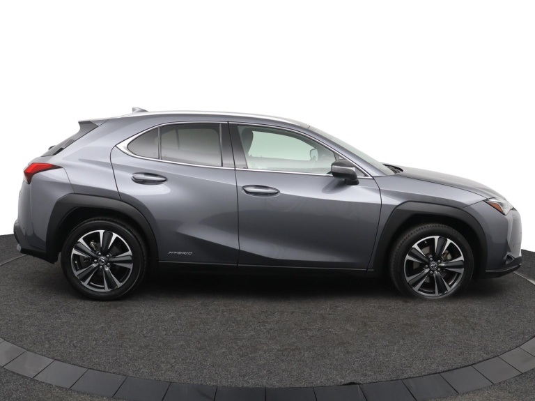 Lexus UX - 250h Preference Line 13
