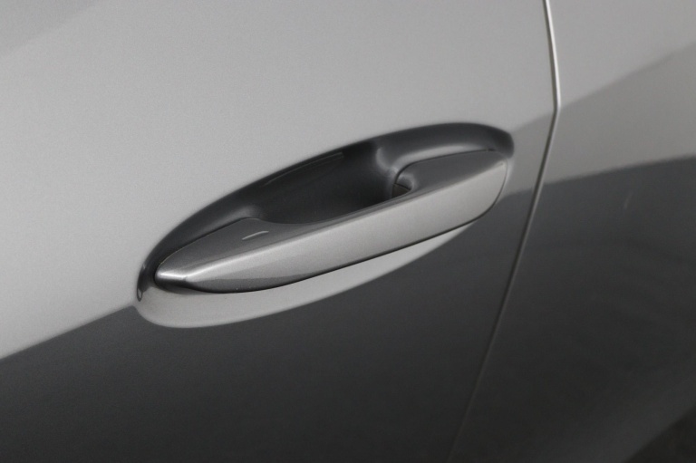 Lexus UX - 250h Preference Line 35