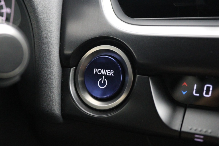 Lexus UX - 250h Preference Line 38