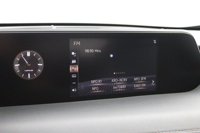 Lexus UX - 250h Preference Line 41