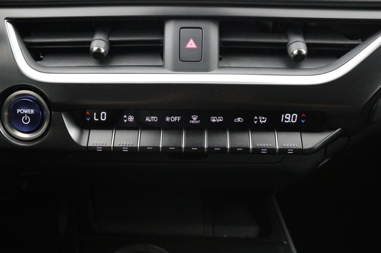Lexus UX - 250h Preference Line 7