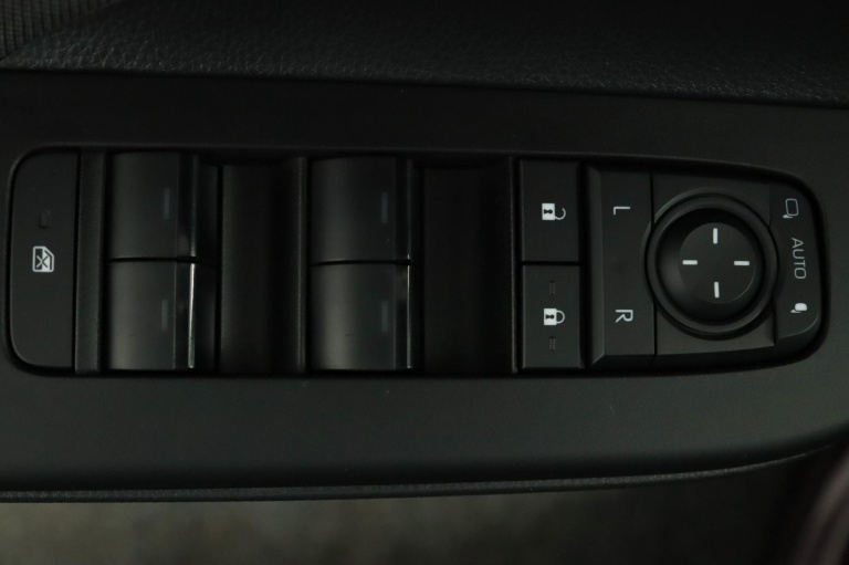 Toyota C-HR - 1.8 Hybrid 140 Dynamic 29