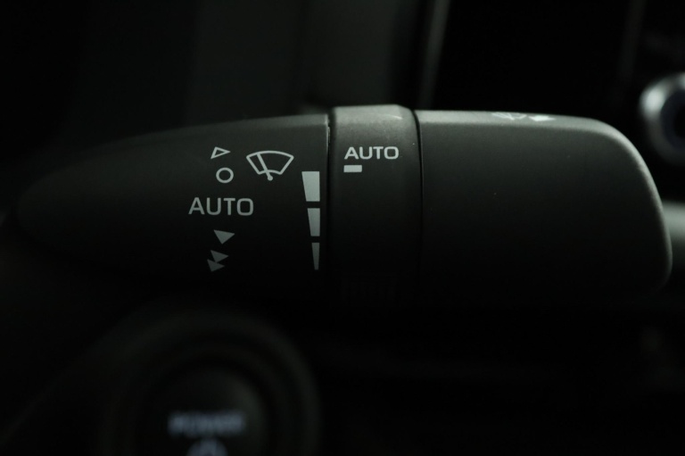 Toyota C-HR - 1.8 Hybrid 140 Dynamic 32