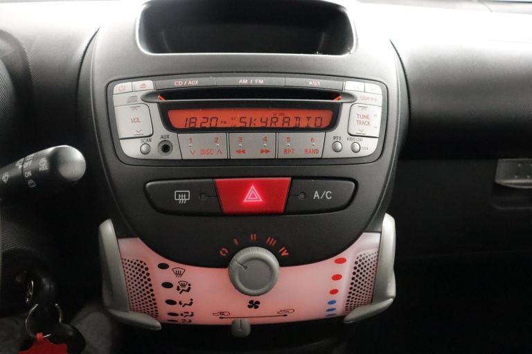 Toyota Aygo - 1.0 VVT-i Now 7