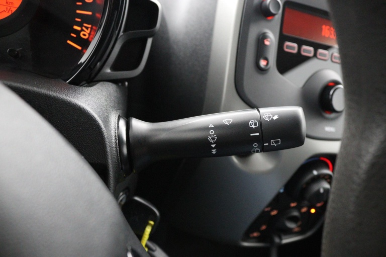 Peugeot 108 - 1.0 e-VTi Blue Lion 25