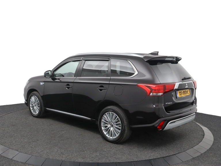 Mitsubishi Outlander - 2.4 PHEV Instyle 10
